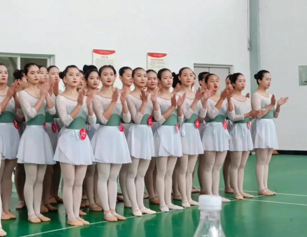 学院动态|云南经济管理学院舞蹈专业课期末考试活动 第 4 张