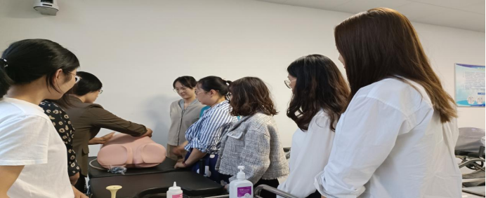 护理系-妇产科课程组开展集体备课 第 1 张