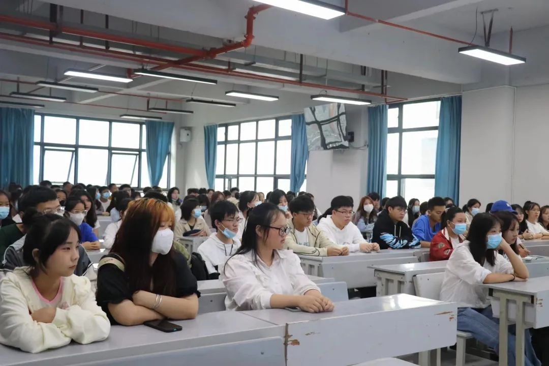 开学第一课｜2022级新生入学教育，与新生零距离交流 第 4 张