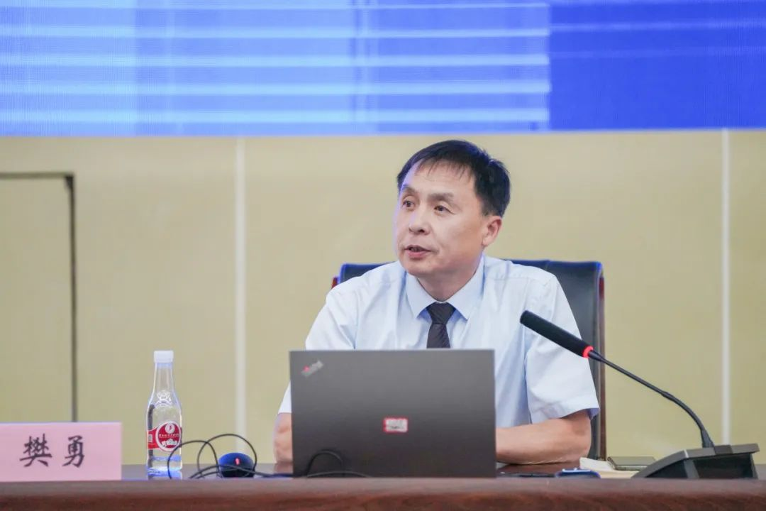 树师德 铸师魂 正师风  云南经济管理学院开展师德师风集中学习教育专题培训会 第 4 张