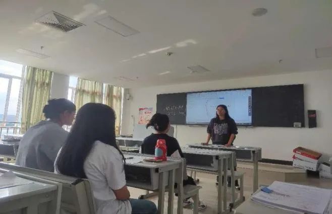 学院动态 | 汇聚集体智慧 提升育人实效 ——马克思主义学院开展集体备课会活动 第 6 张