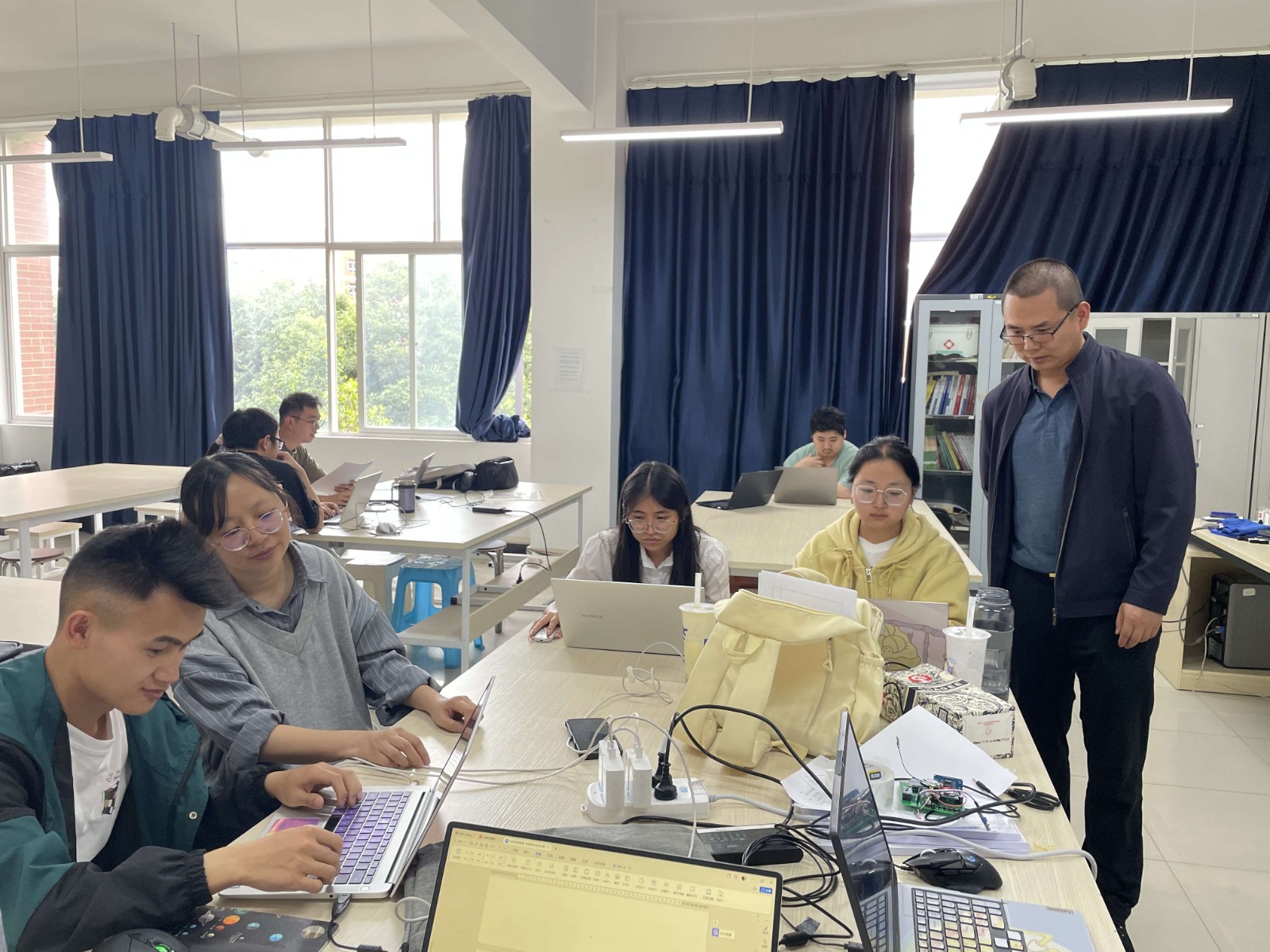 图3 参加技能竞赛准备阶段.jpg 图3 参加技能竞赛准备阶段.jpg