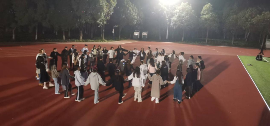 活力打跳，共筑青春记忆 | 财会金融学院学生先锋队开展团建活动 第 1 张