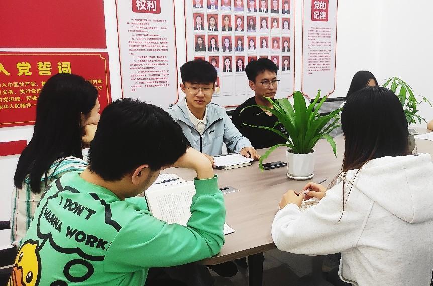 “以书润心，与书为伴”智慧社区开展读书分享会 第 15 张