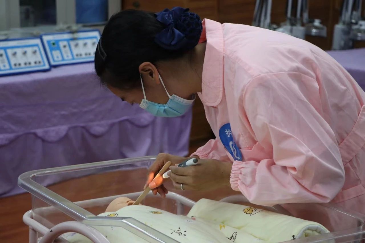 2023年昆明市职业技能竞赛暨老年人能力评估师、孤残儿童护理员职业技能竞赛在云南经济管理学院举行 第 6 张