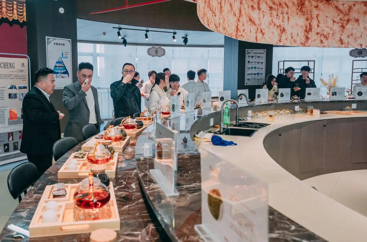 正式亮相！云经管翰文院·艺术文化产业学院揭牌成立 第 24 张