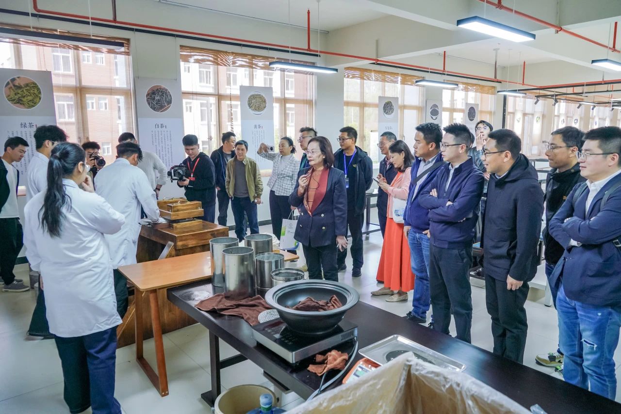 聚焦！全国高校数字化研讨会在云经管召开 第 10 张