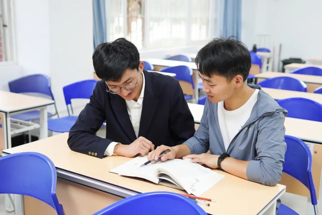 云经管学子登上《人民日报》！还成功上岸省考公务员！ 第 3 张