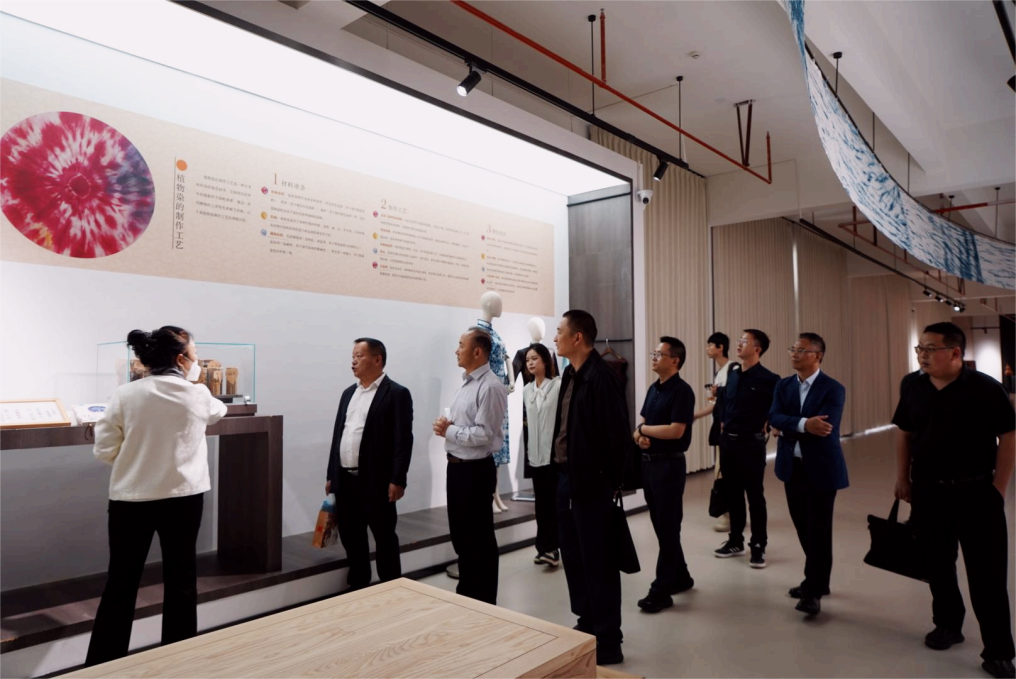 呈贡区委与云南经济管理学院共筑斗南国际花卉产业学院新未来 第 8 张