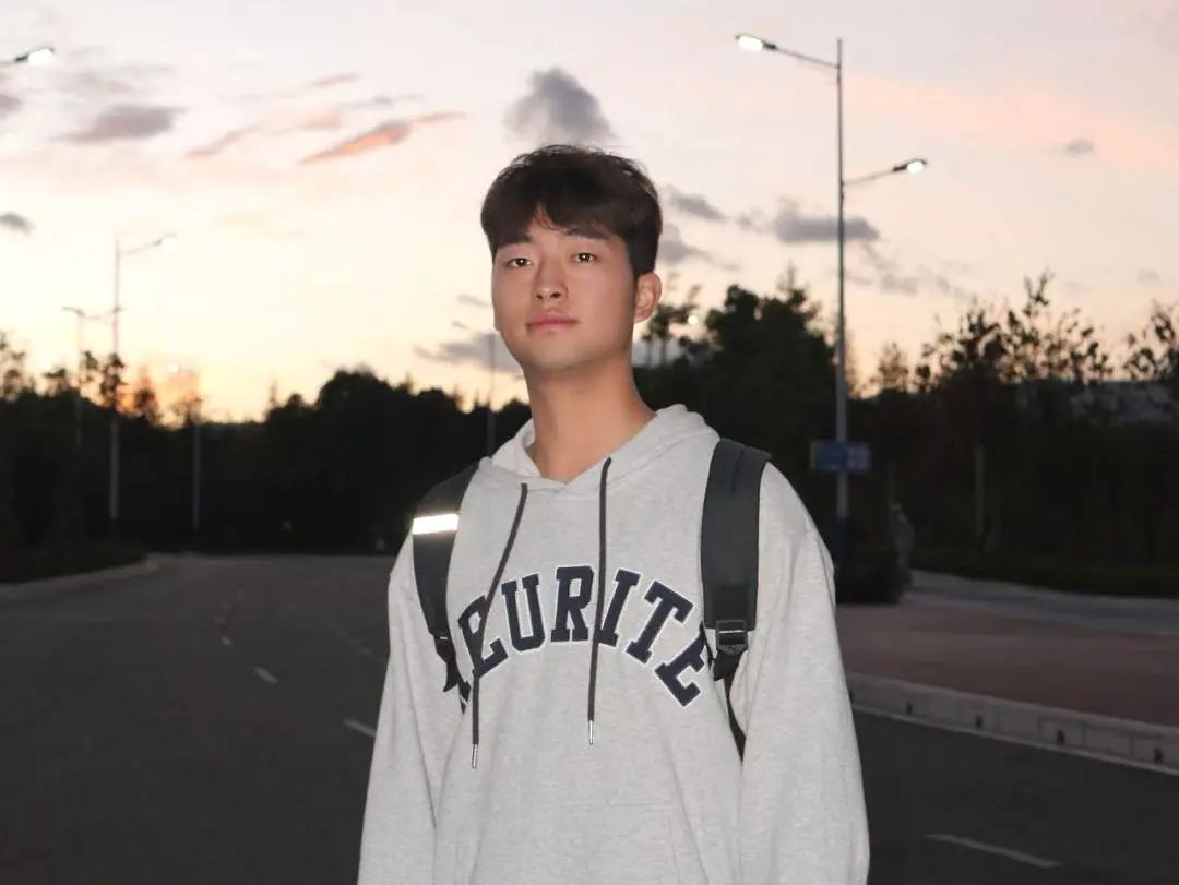 专业榜首+国奖学霸，还是退伍兵？他的下个“战场”在新疆！ 第 7 张