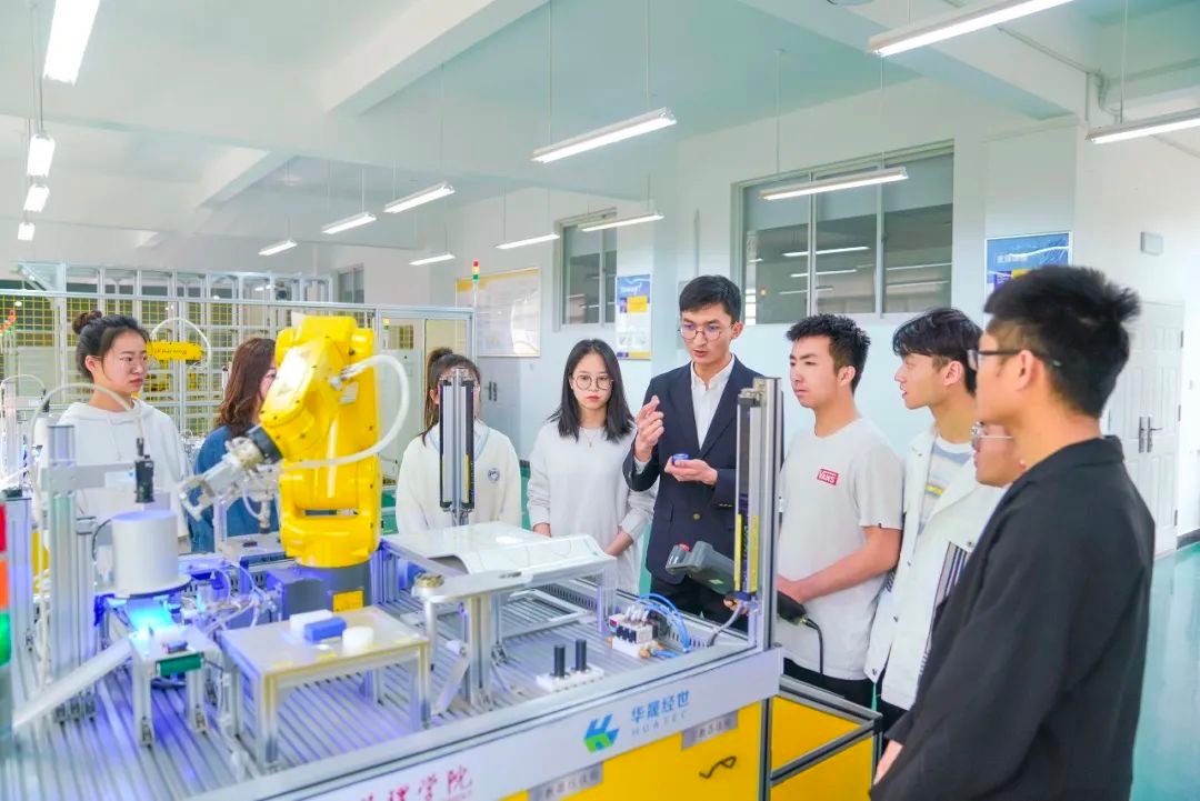 再投350万！云经管这个实验室将全新升级！ 第 8 张