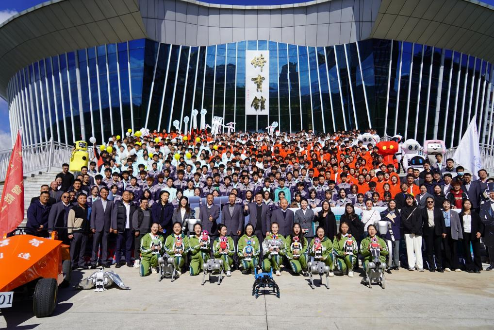 智启四革?艺绘未来——信智学子以科技与艺术盛宴献礼青春 第 2 张 智启四革?艺绘未来——信智学子以科技与艺术盛宴献礼青春 第 2 张