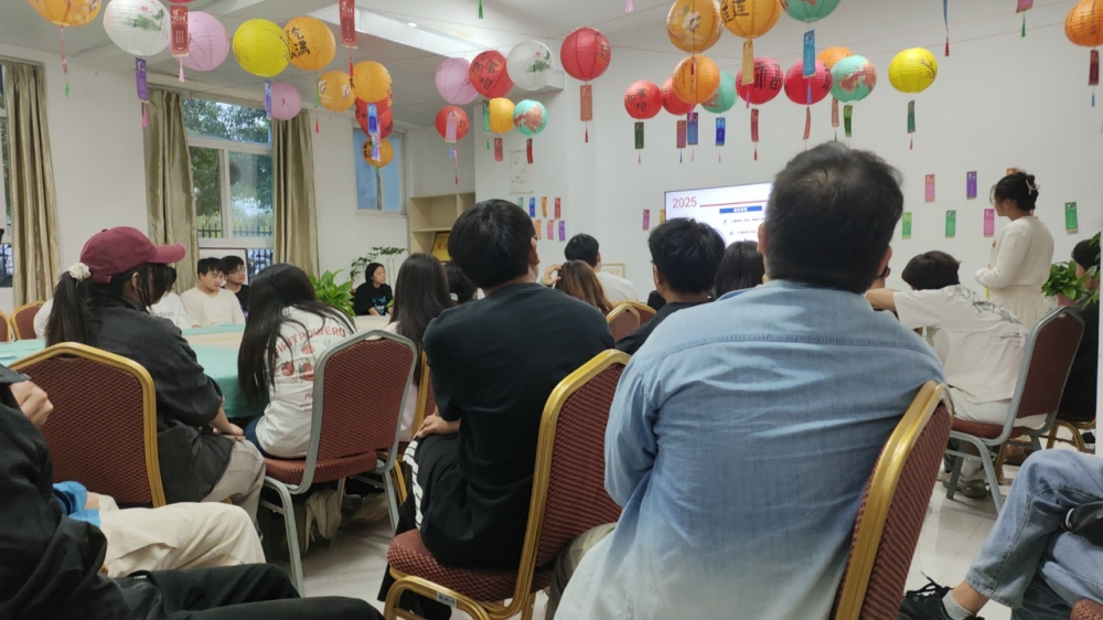 【信智社区】学无止境 技不压身——信智社区成功举办2025年软考中级信息系统管理工程师培训宣讲活动 第 1 张