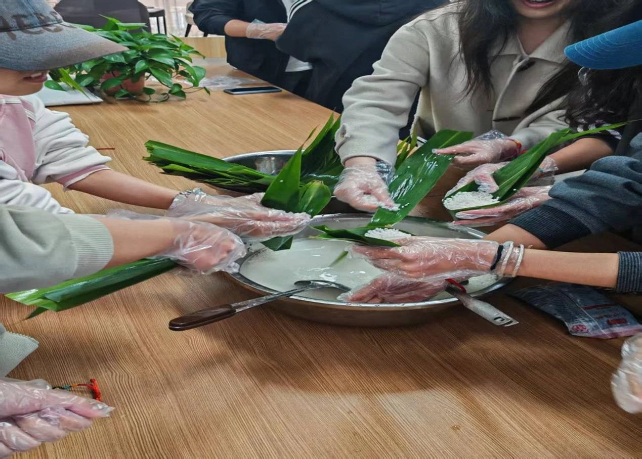 一站式学生社区 | 智慧社区开展“粽香端午，情系传统”端午节主题活动 第 4 张