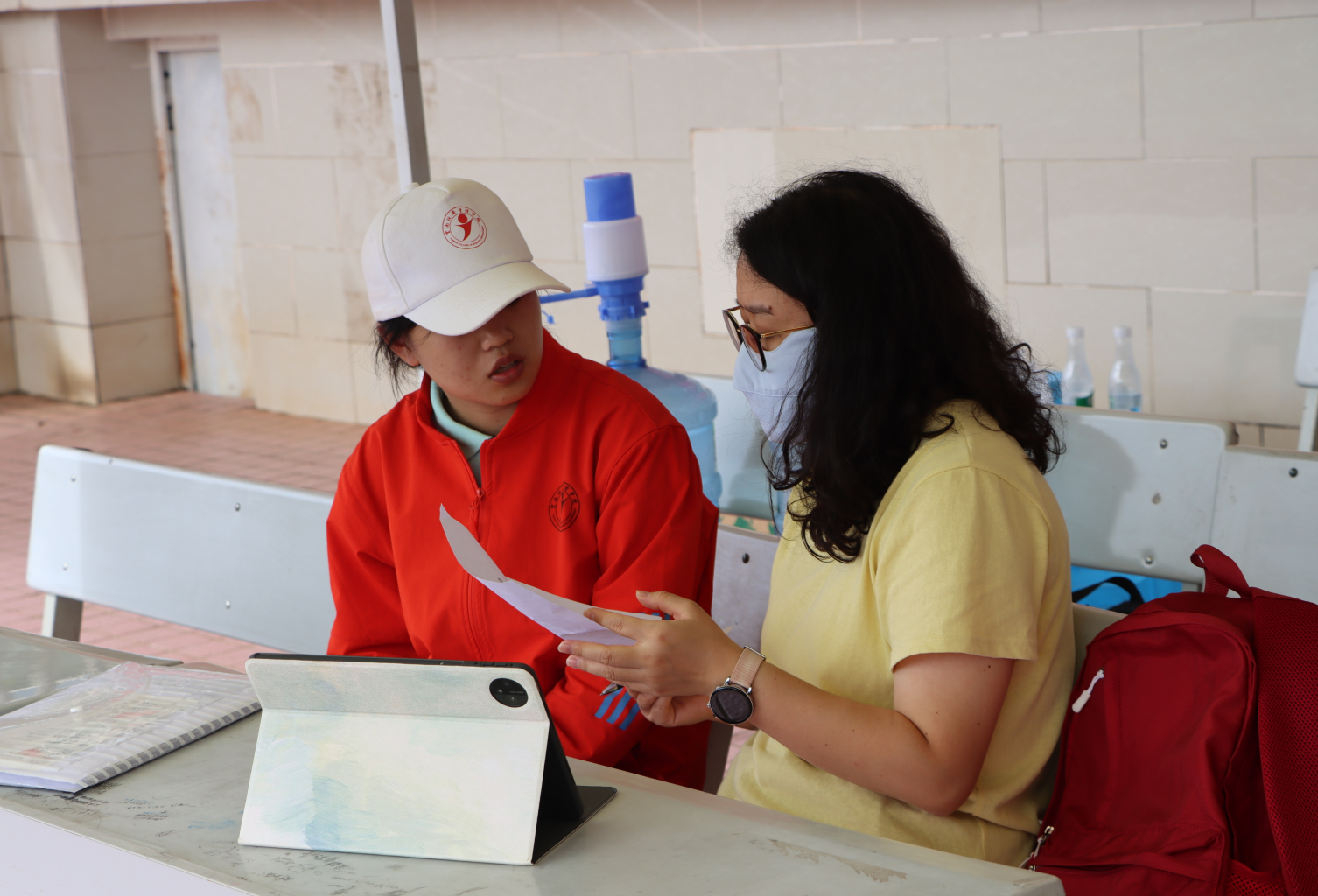 云南经济管理学院医学院：军训温情满场，青春暖意盈心 第 12 张