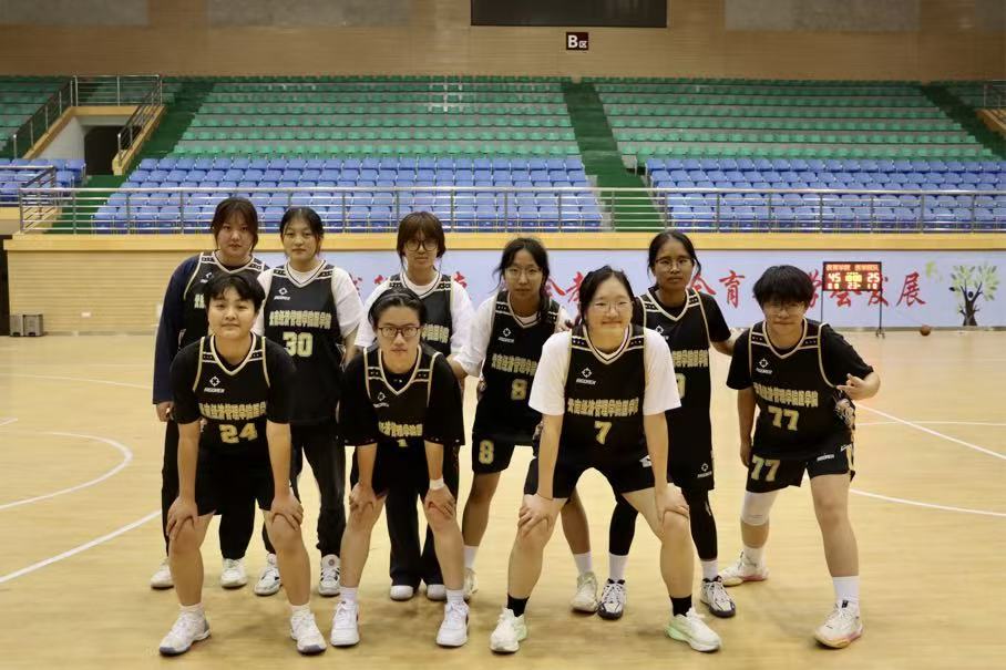 热血逐光，“篮”不住的青春！医学院篮球赛总决赛燃动校园 第 2 张