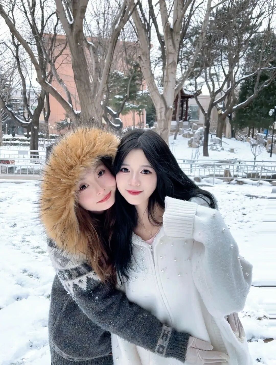 全国两会，云经管学子在现?。?第 3 张