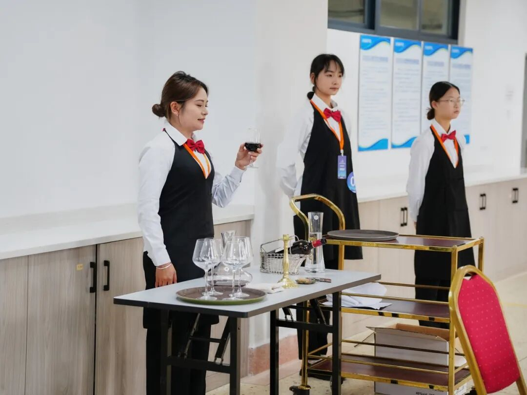 全国两会，云经管学子在现场！ 第 9 张
