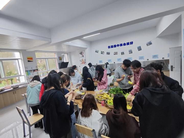 樱你而美 不负韶华｜校园?；朗辰谠猜淠?第 1 张