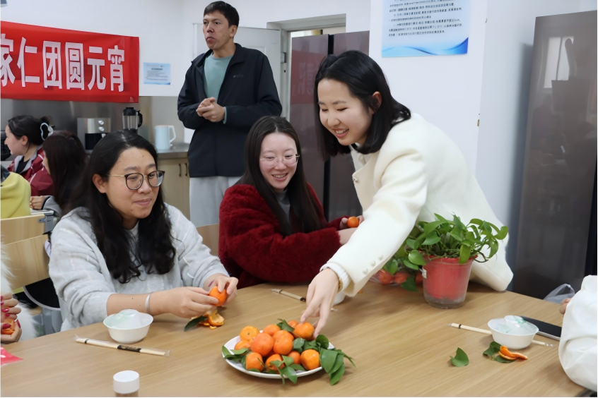 闹元宵！医家仁社区学子暖心解锁“家”的温暖 第 1 张