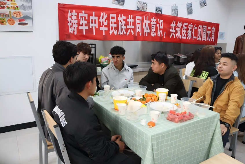 闹元宵！医家仁社区学子暖心解锁“家”的温暖 第 2 张