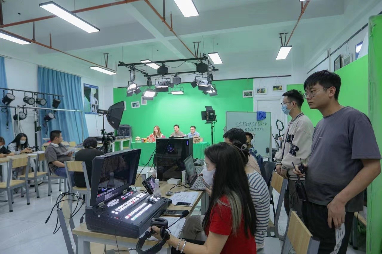 8.jpg 实力护航?艺传学院匠心筑梦 第 7 张