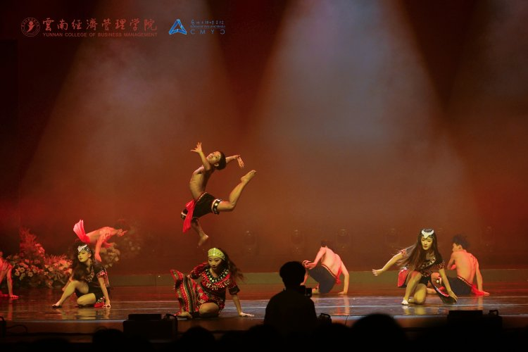 万象映界  艺彩绽放——云南经济管理学院艺术与传媒学院2026“万象·映界”展演今日绽放，双馆共赏艺术盛宴 第 37 张